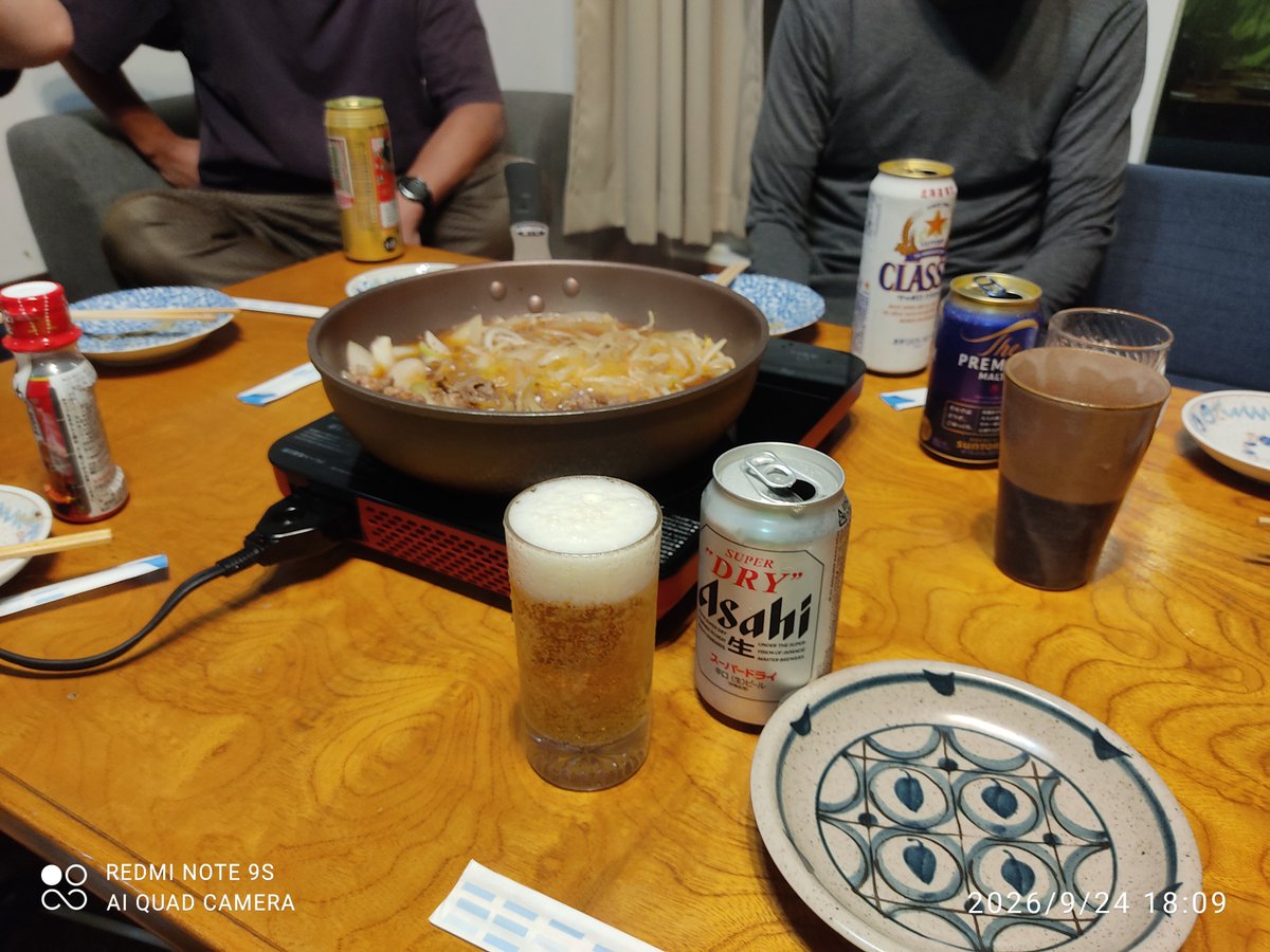 finalfunboy's tweet photo. 昨日は着くなり同宿の旅人たちとジンギスカン鍋が始まった🍲😢

 #北海道
 #弟子屈 https://t.co/VRWSyIgIjx