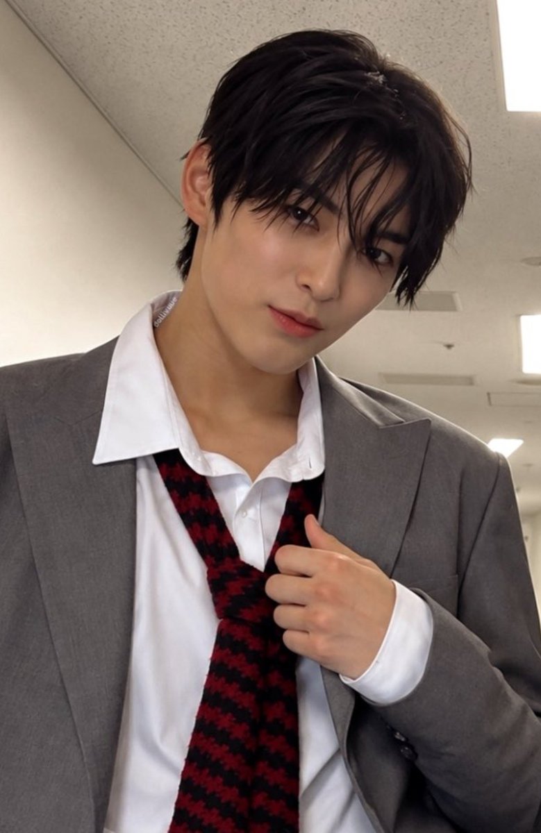 keonhoonaegi's tweet photo. sniper                                        wifey
   sniper                                        wifey
      sniper                                        wifey
         sniper                                        wifey https://t.co/Oc2BRbdLPf