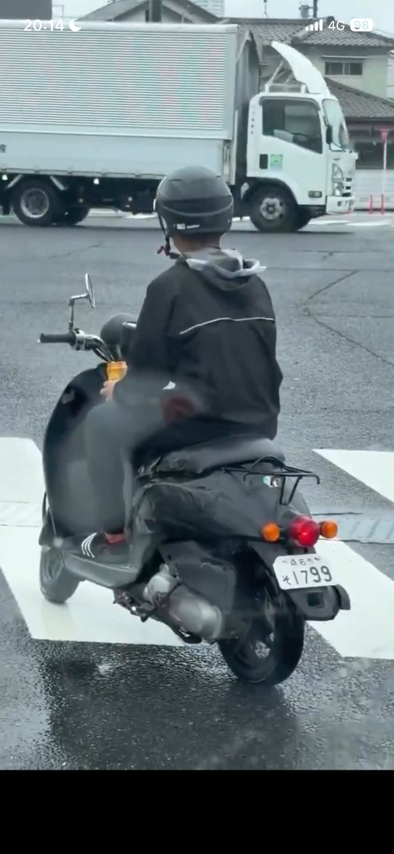 japan_miyu_'s tweet photo. 【三重】

バイク運転中に角ハイ濃いめ、飲酒運転

桑名 そ 17−99 https://t.co/bdc6TfQ0lg