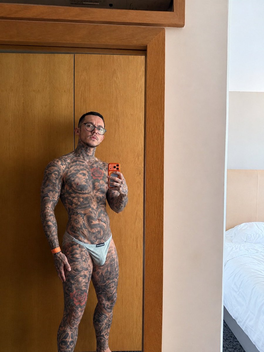 arzthund's tweet photo. Multiverso INK https://t.co/YVCAH2cC6F