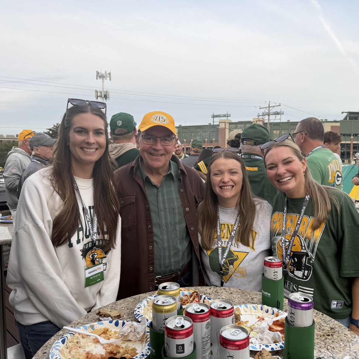 TomTiffanyWI's tweet photo. Home opener. There’s no place like Lambeau!

#gopackgo https://t.co/CqaFKDHukQ
