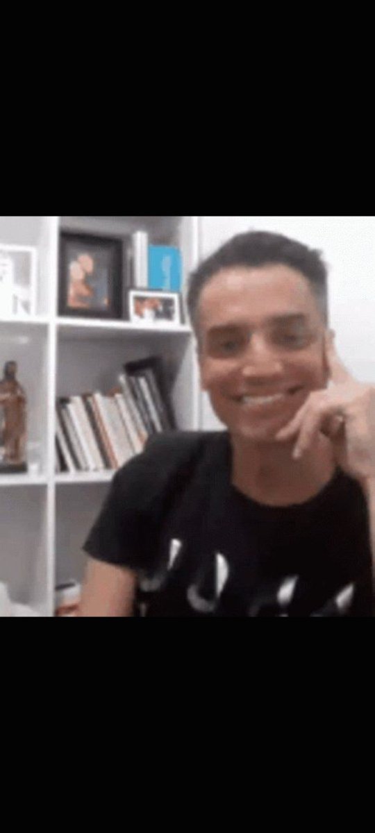 ysha_ss's tweet photo. KKKKKKKKKKKKKK EU PRECISO URGENTE MUDAR A ALIMENTAÇÃO DO RAINAN...

O querido não me conta que comeu tapioca de mortadela no café da manhã ??? https://t.co/QtTN5YeDQX