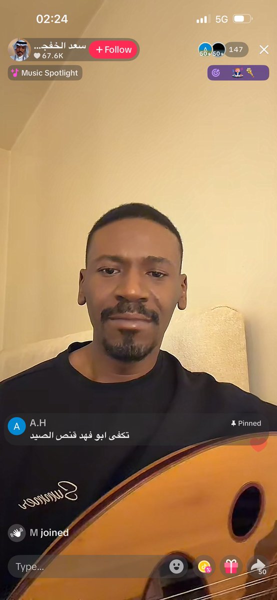 dmiix7's tweet photo. لقيت ألذ جدول
سعد الخفجي فاتح بث ويغنّي انت ملك من قبل لاتصبح ملك💚 https://t.co/FCZyZeAfGe