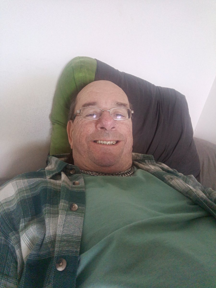 FelipeE59452815's tweet photo. single and searching https://t.co/V4BiBTF8kC