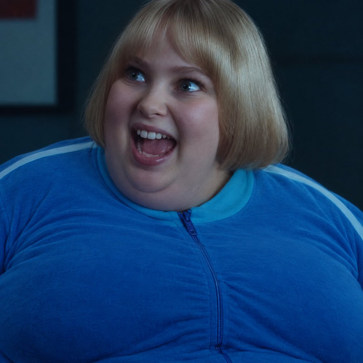 pigBlue00's tweet photo. Violet, grown as fat as a pig, has become gluttonous in her desire to devour all the sweets in the factory.

#blueberryinflation
#ssbbw #肥満化 #blueberryinflatio #violetbeauregarde #charlieandthechocolatefactory https://t.co/xUE4C86aiz
