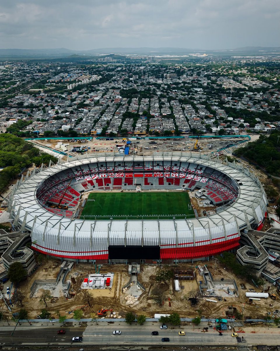 GMDLHM's tweet photo. Cómo ha ido evolucionando el Metropolitano Roberto Meléndez 🏟️😍 https://t.co/OoUHhvlfZC