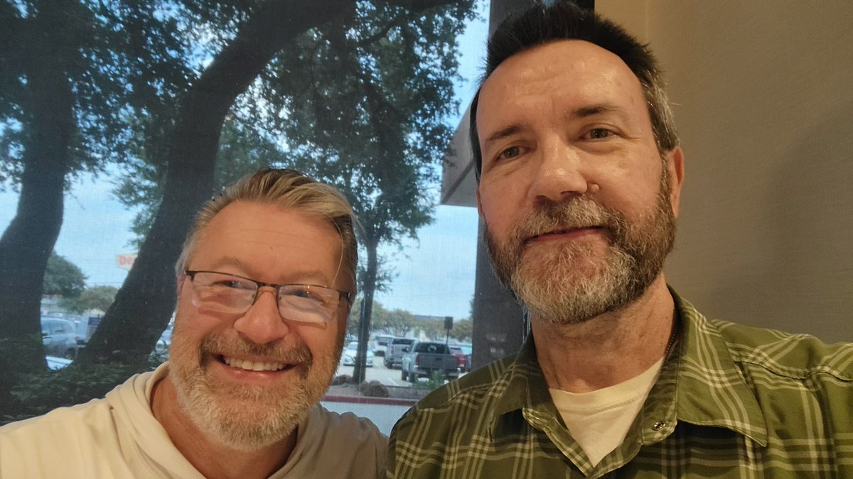 pootydog322's tweet photo. @GunWashington It was great meeting you.  

Enjoyed our chat. https://t.co/M8rzaPdyCA