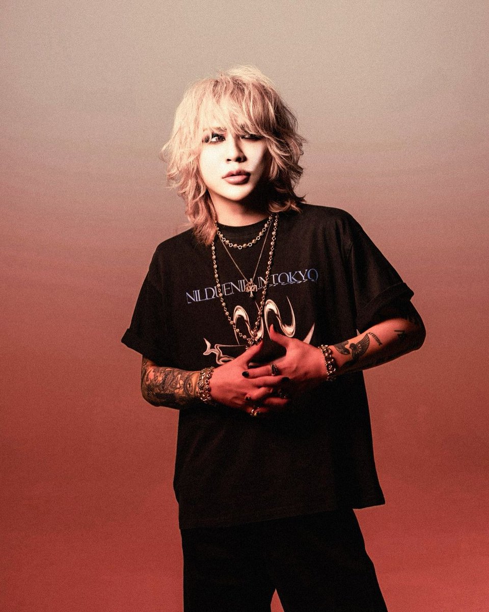 JaMEBR's tweet photo. ⚠️ RUKI, vocalista da the GazettE (@theGazettESTAFF), foi hospitalizado às pressas após perder a consciência em 23 de setembro.

Ele segue internado sob observação médica e está recebendo o tratamento necessário.
#RUKI #theGazettE #VisualKei #JRock https://t.co/H529tdNbhU