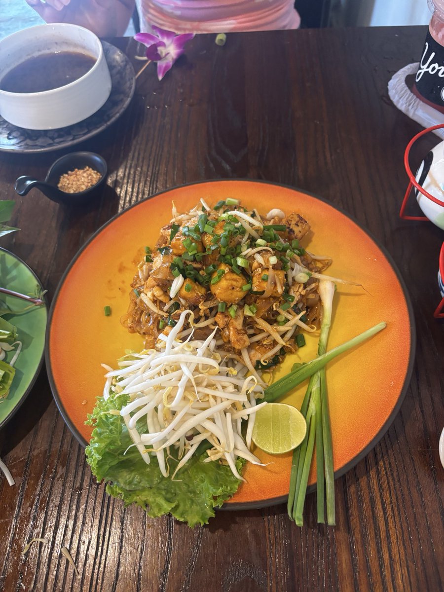 6ManYT's tweet photo. Japan is great but I present you the greatest food country on earth… Thailand 🇹🇭 https://t.co/w0ShOntCJ6