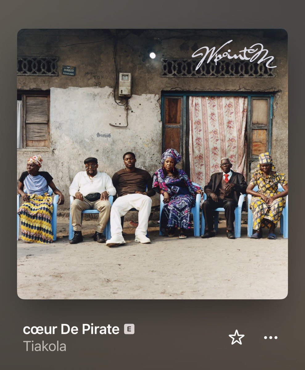 do_kols's tweet photo. Tiakola et Ronisia c’est Drake et Rihanna mdrrrrr https://t.co/YgiGIzNbTM