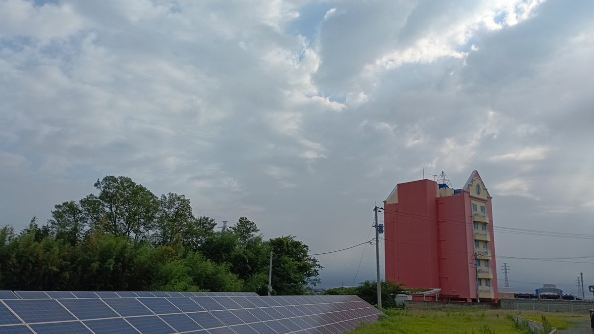 Techniques_Sus's tweet photo. おはようございます😃
本日の埼玉県本庄市の天気は曇り☁️

展示会の出展も無事終了し🙇

シルバーウィークの5連休は
光速の速さで消失致しました🤯

明日土曜日は出勤日の為
本日は偽物の金曜日😱

来週早々に山梨県への出張が控え🚗
色々準備に勤しんでるゾイ🙆‍♀️
＃企業公式が毎朝地元の天気を言い合う https://t.co/kUf2RikmUg