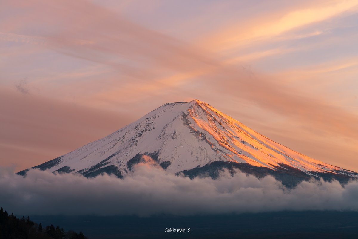 sekkusanphoto's tweet photo. 富士山
ขอแนะนำสถานที่ถ่ายภาพภูเขาไฟฟูจิ

Lake Kawaguchi
แนะนำแสงเช้าและช่วงบ่ายแก่ ๆ เพราะตอนสายถึงบ่ายแสงจะแข็ง
Time: Early morning or late afternoon
Maps: https://t.co/LSkujv50C0 https://t.co/2JQd7mE9nD