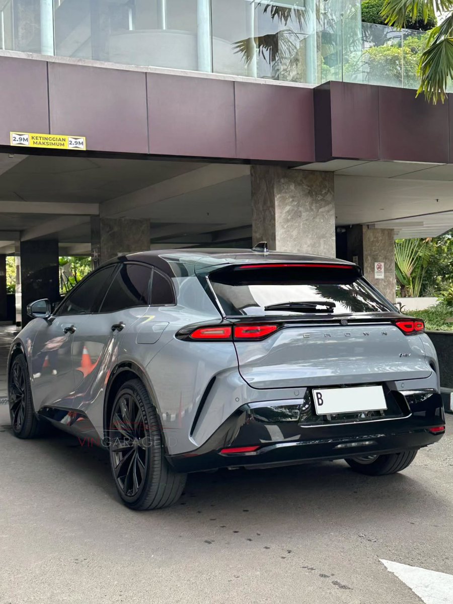 nocarcontext's tweet photo. oyota Crown Sport SUV CBU 🩶🩶 https://t.co/JJva9frG9q