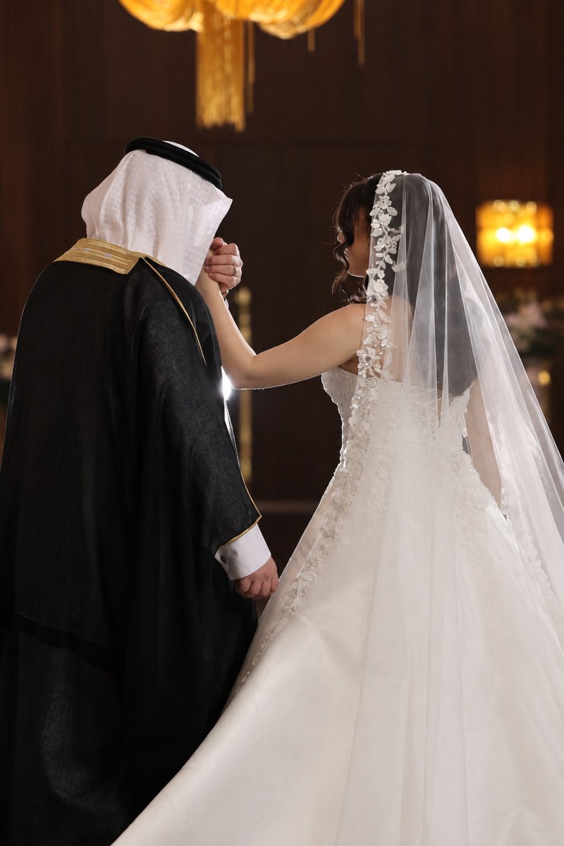 ash57189's tweet photo. وقرّب لي يا الله من يحبني بفعله لا بقوله، ويراني بقلبه لا بعينه، ومن يعمل جاهدًا ليراني أبتسم ..♥️

#بوح_آخر_الليل https://t.co/6KAtdqSlt9