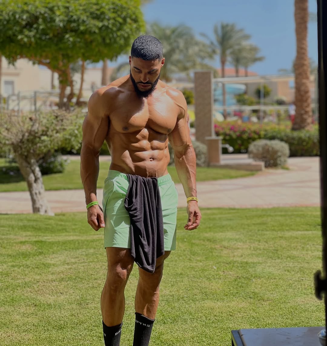 Heulerh's tweet photo. Sunshine, holiday vibes, and @☀️ Use code PHGAINS for discounts 💸 https://t.co/0FmVzWokX3