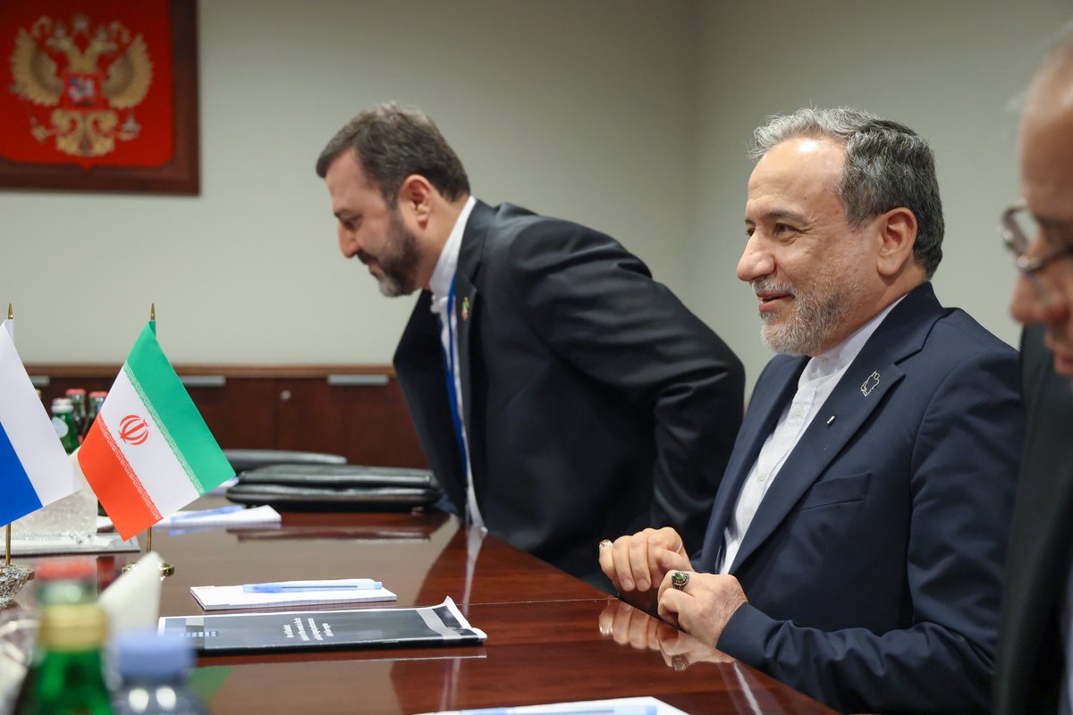 mfa_russia's tweet photo. 🤝 On Sept 24, FM #Lavrov met with Iran’s FM @araghchi at #UNGA81.

❗️The Foreign Ministers stressed that there is NO alternative to a diplomatic settlement of the crisis provoked by the unlawful actions of the US &amp; Israel.

https://t.co/T21iXrslgz https://t.co/Q0KMqQ0Gqq