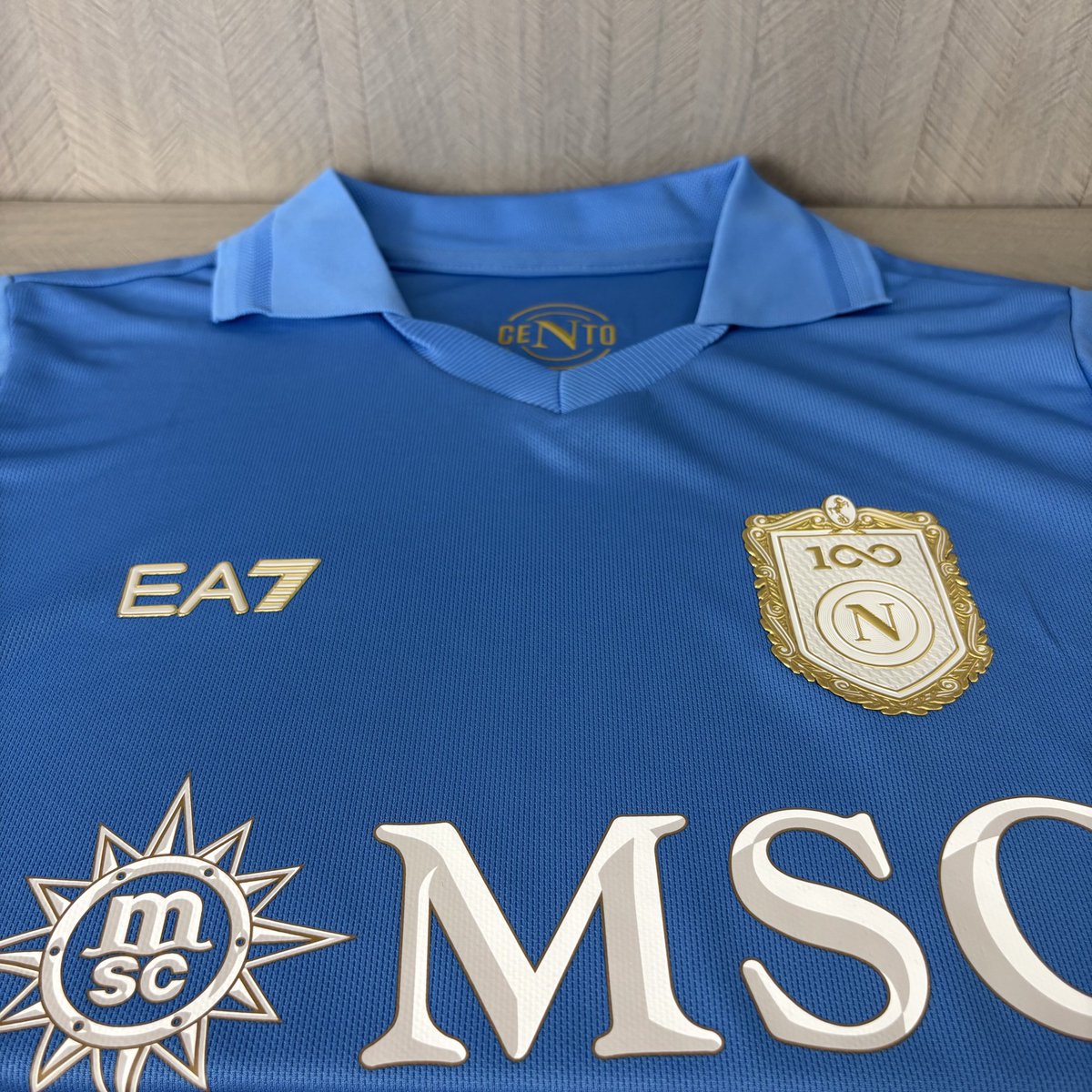 IMPORTAAI's tweet photo. 🛒 Link atualizado da camisa do Napoli! 🔵

🟡 Compre pelo Mercado Livre:
🔗 https://t.co/wHbRl8Pxff ( JOGADOR )

🎟️ Use o cupom MELHORCUPOM