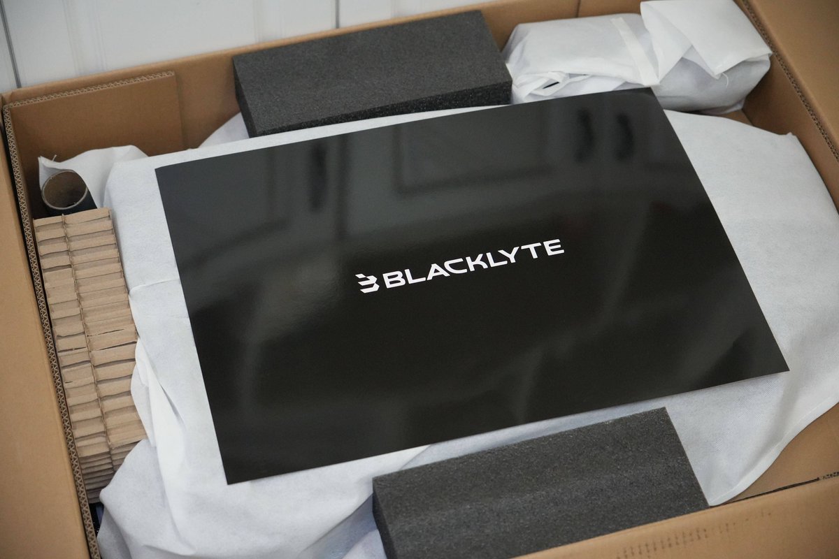 JuliElling8vr's tweet photo. Just unboxed the long-awaited package —new tech gear that’s exactly what I needed! Time to test it out and level up my setup. https://t.co/1H7rjIhiHi