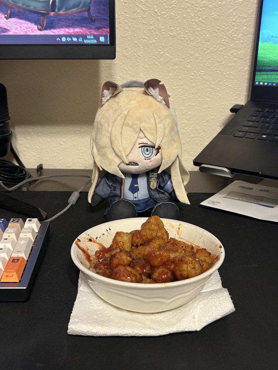Denighed's tweet photo. Never Kill Yourself

Potats with waif https://t.co/bvNcMuhqD7