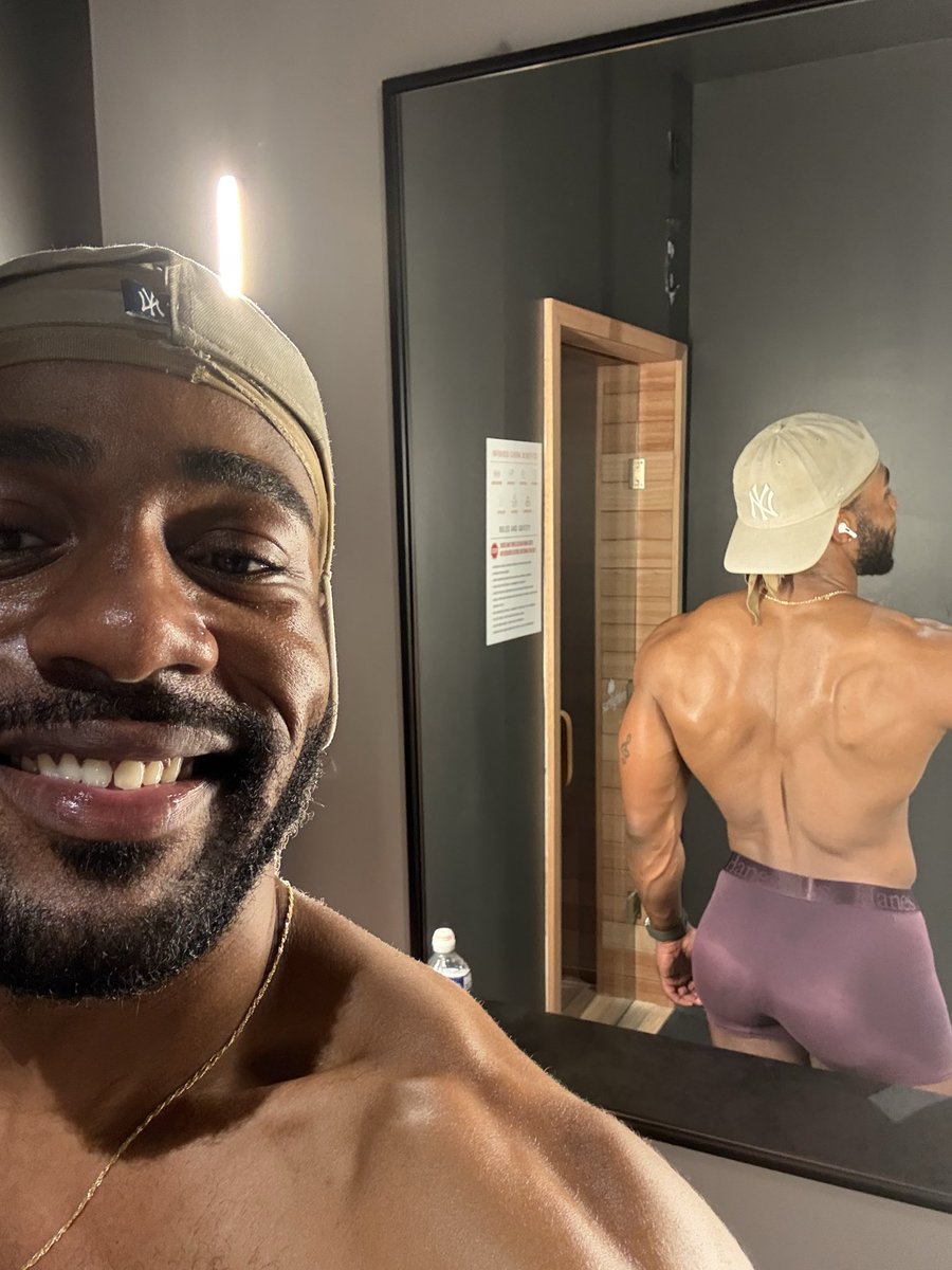 AWANJANIUS's tweet photo. Recreated my most viral set of pics, see any difference? https://t.co/47xhTe6MdZ