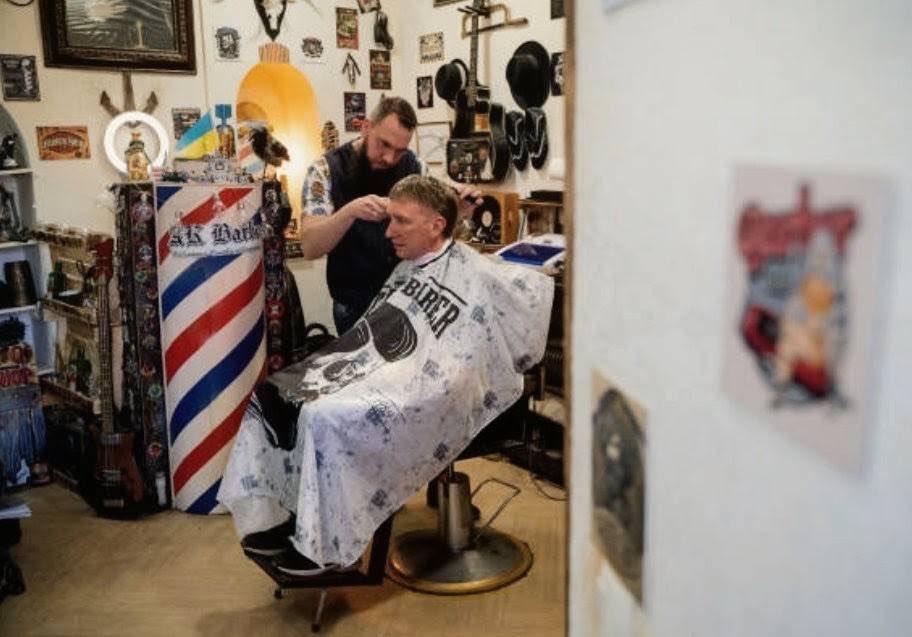 narutoya_310's tweet photo. おはようございます😄
今日も一日宜しくお願いします💈💇‍♂️ https://t.co/O61O0G4dND