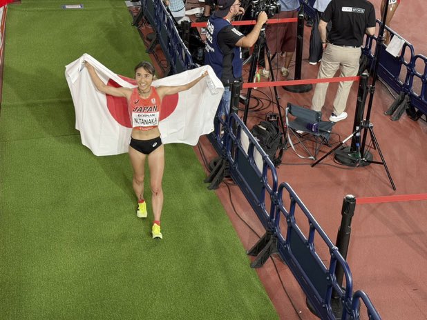 Runvox's tweet photo. 昨日の10000mのレースで
田中希実選手、まずは1個目のメダル🥈

出場予定の1500と5000でもメダルを取ると、、、
前人未到、空前絶後、驚天動地の偉業達成です。

#アジア大会 https://t.co/1nclcgbMMn