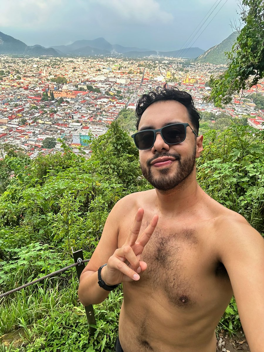 cuatrohuevos4's tweet photo. Me la mamas en el cerro de cuates? 🥵 https://t.co/dVZSqSKJyE
