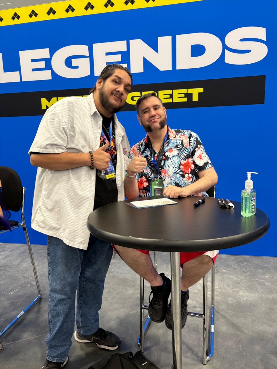Makashi805's tweet photo. @Rooflemonger Happy birthday sir wishing you many more years ahead and success glad I got a photo at evo again this year https://t.co/n5F1ip0dJr