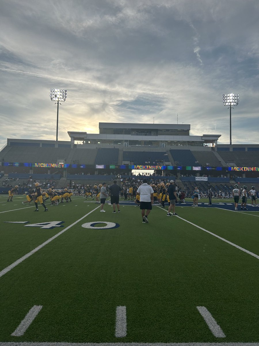 BallCoachNelson's tweet photo. Week 5 underway Prosper vs McKinney, should be a good one! https://t.co/74F9psxxni