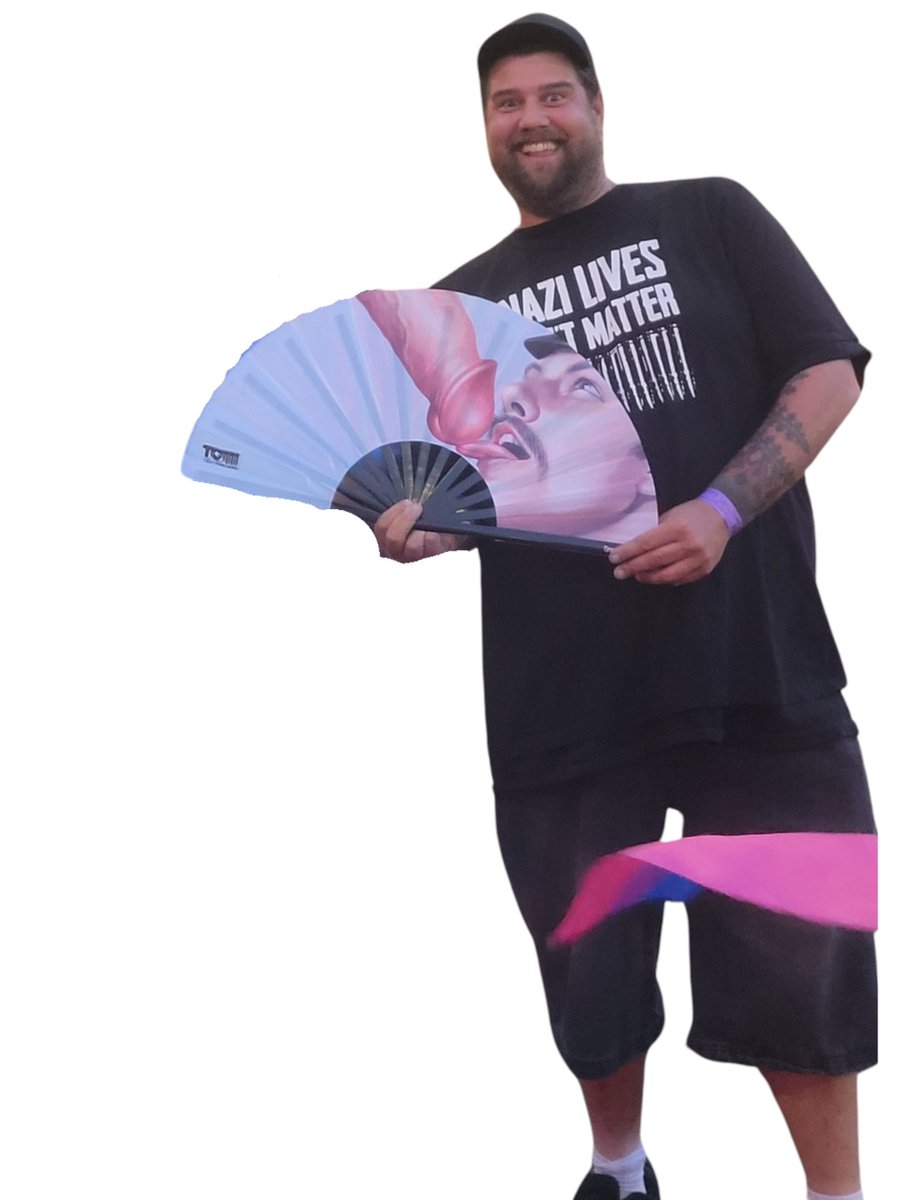 ELRingMeastro's tweet photo. @__0HOUR1_ Hauns loves cock. Show them, Hauns 🤘👇 https://t.co/VdSFXKiENg