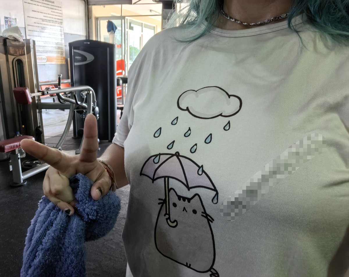 akeputo's tweet photo. No se nota que amo a #pusheen
Así para darle con todo al gym https://t.co/atzNlwU1DO