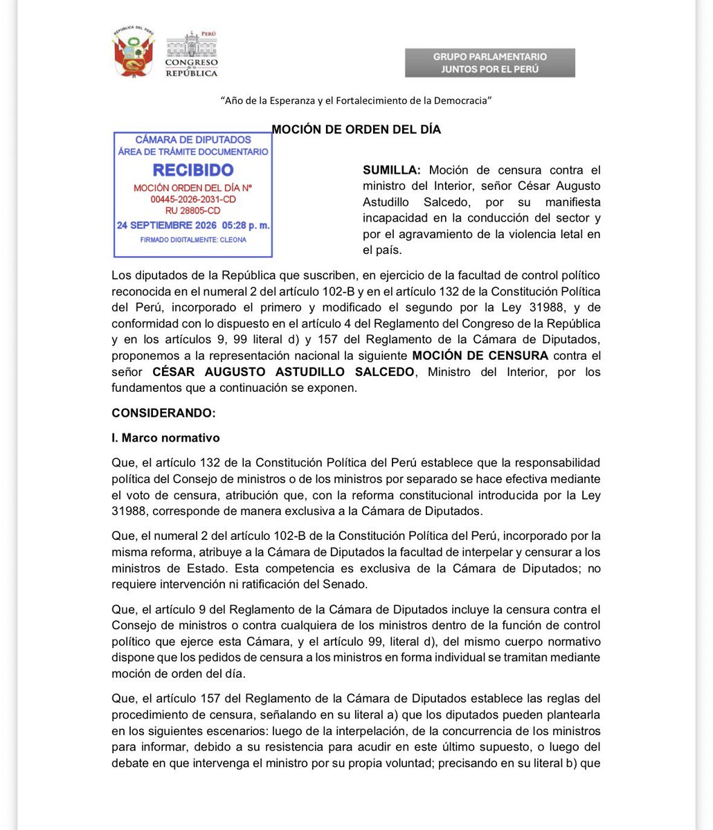 martinhidalgo's tweet photo. Las bancadas de Juntos por el Perú, Obras y el Partido del Buen Gobierno completaron las firmas e ingresaron a trámite la moción de censura contra el ministro del Interior, César Astudillo. Suman 35 las firmas. https://t.co/R2Ri30yMD6