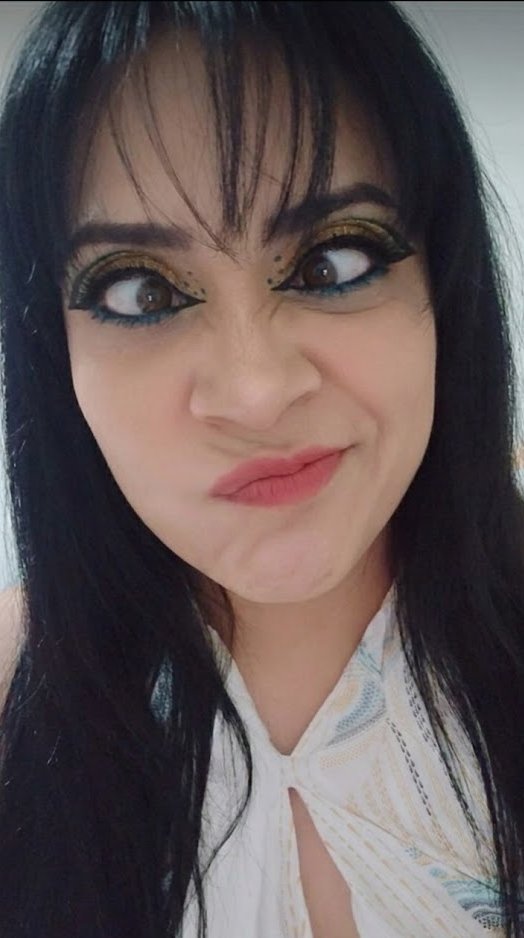smallbrainroot's tweet photo. Mi cara cuando se saca el pinche pitote y viene todo cochino, con prepucio bien grueso, lleno de esmegma amarillo, pelos hasta el culo, un olor a verga podrida y todavía con restos de caca del culo que se cojió anoche. https://t.co/kfOg2XxipC