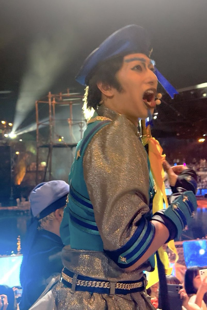 kumasion's tweet photo. 2026.09.23 
10列目座ってたら空席の8,9列目に来てくれました☺️
「シドー！！！」っ叫んでた😂
「いたー！！！もぅっっ！」って😂
いつも一緒だものね
#USJファン #プレショ https://t.co/xnlca5VmA3