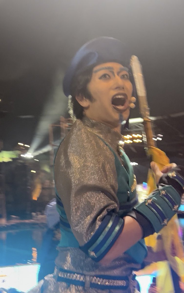kumasion's tweet photo. 2026.09.23 
10列目座ってたら空席の8,9列目に来てくれました☺️
「シドー！！！」っ叫んでた😂
「いたー！！！もぅっっ！」って😂
いつも一緒だものね
#USJファン #プレショ https://t.co/xnlca5VmA3