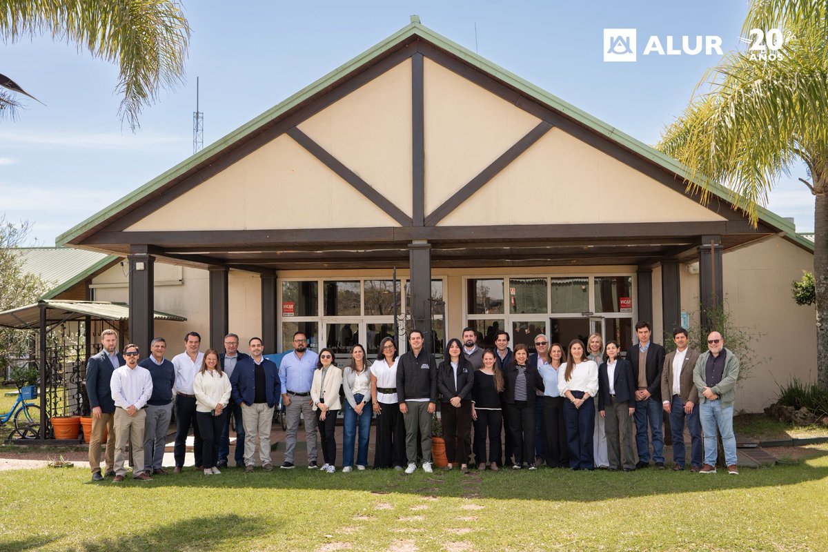 ALUR_Uruguay's tweet photo. 🌿 Tercer día del Comité de Sostenibilidad @somosunala  2026.

La jornada comenzó con la presentación del Programa de Calidad con Equidad de Género, con la participación de integrantes de la @CamaraUY , aliadas clave en este proceso. https://t.co/9uTmf7fr1T