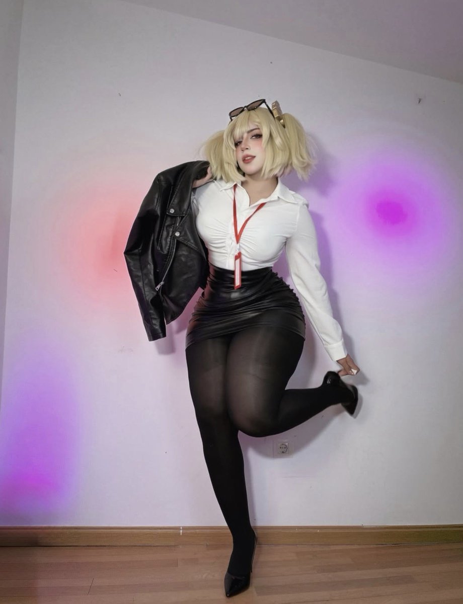 Kattxds7's tweet photo. Burnice versión 💥la más chambeadora💥
.
#zzz #zenlesszonezerocosplay #burnice #game https://t.co/IbsVe7JOr8