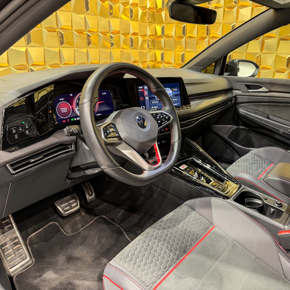 nocarcontext's tweet photo. VOLKSWAGEN GOLF 8 GT🖤🖤 https://t.co/xTYis2pNrk