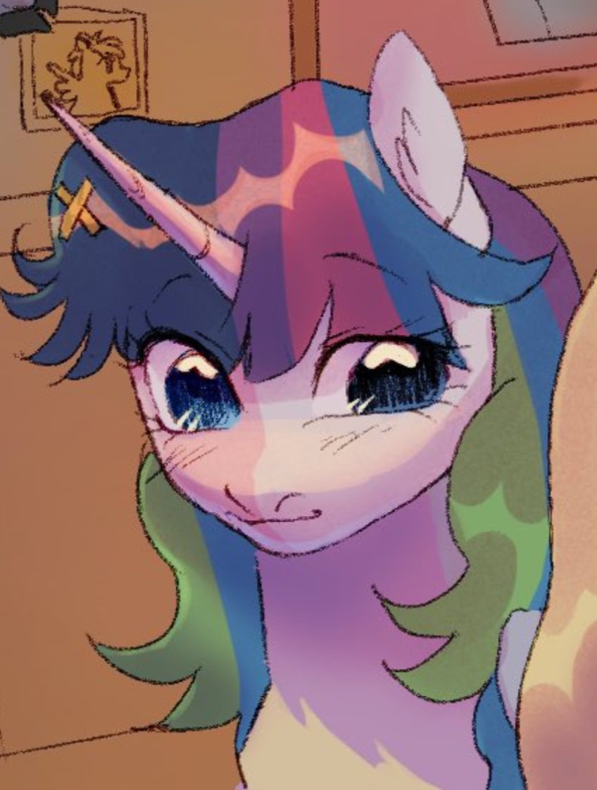violetpony11's tweet photo. OMG IT'S HERRRRR https://t.co/EjrYC57uTR