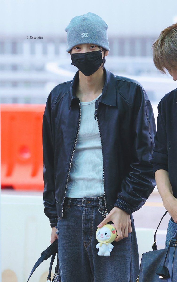 everyday24700's tweet photo. 260925 ICN

오늘 쪽 이랑 같이왔어ㅓㅓ 너무 귀엽다

#투어스 #신유 #TWS #SHINYU #シニュ #申惟 https://t.co/wmwwftgr5U