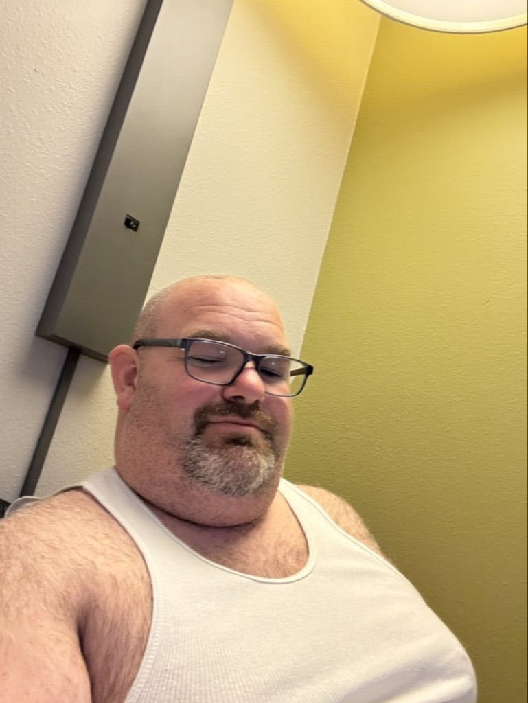 SethStockdale's tweet photo. I need a girlfriend!
Can I DM you??
My new Zangi 66-2673-7776. https://t.co/dmPf5BsRKF