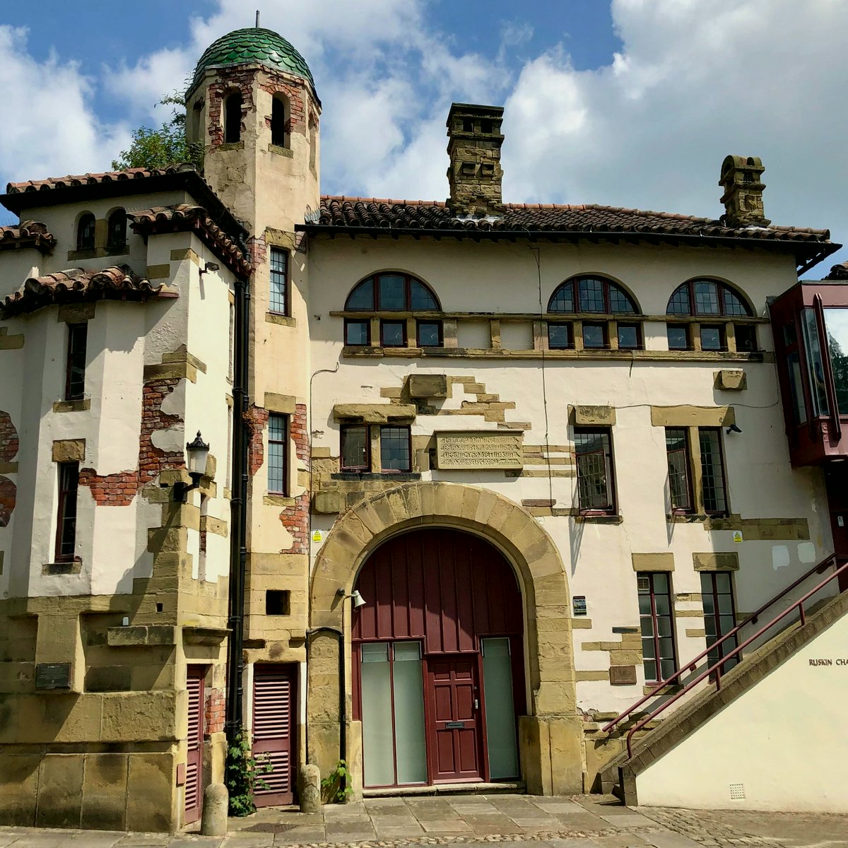 AshleyHarrhu's tweet photo. I love these random architectural oddities you come across whilst wandering about.
#Humor https://t.co/B8erqLx2Kt