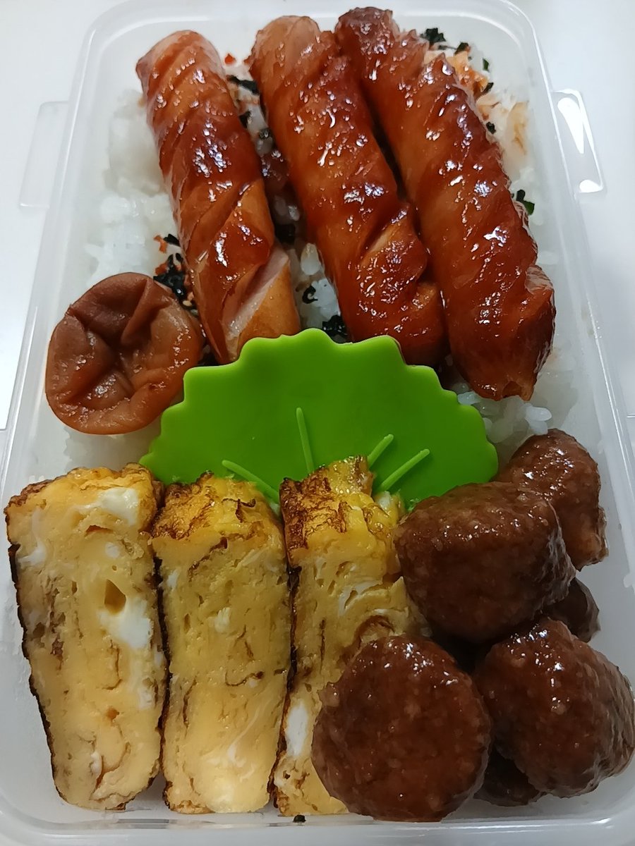 yott_chan's tweet photo. お弁当…挽肉キムチャーハン…クリチーおしるこ…クリチーあんサンド
出来ることを1歩ずつ確実にやってく〜
 #お弁当  #おうちごはん https://t.co/k4RX43LSjN