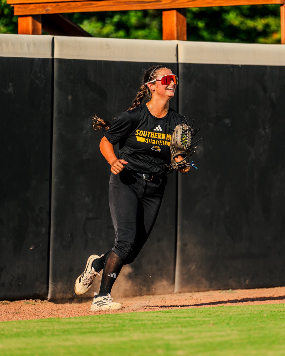 SouthernMissSB's tweet photo. First day of practice is in the books 📚✅

The Golden Eagles return to action on Oct. 7 to open up fall ball.

#SMTTT https://t.co/T8yVGDuzdS