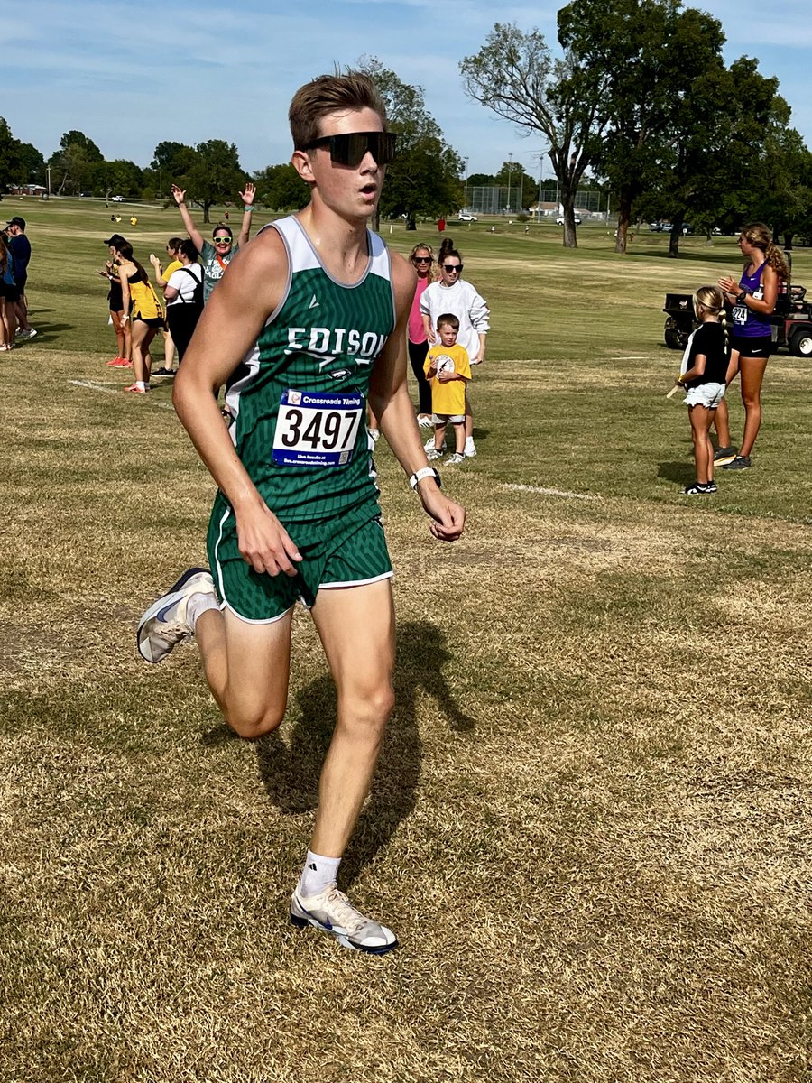H_Bartholomew27's tweet photo. BTW Invitational | 1st Place Varsity Individual | 1st Place Varsity Team | 16:08 5K https://t.co/n3cTKoTbaL