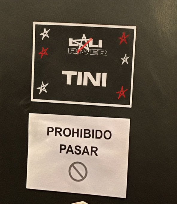 quieromusicatv's tweet photo. FUERTES RUMORES....  📲🤯🎶🎚️💥🇦🇷
No está confirmado oficialmente, pero existen fuertes rumores de que @TiniStoessel es la gran invitada sorpresa en el recital de @lalioficial  de este sábado 26 de septiembre en el Estadio @RiverPlate  ¿QUÉ DICEN?   #lali #tini #LaliYTini https://t.co/KxnHQTZauF
