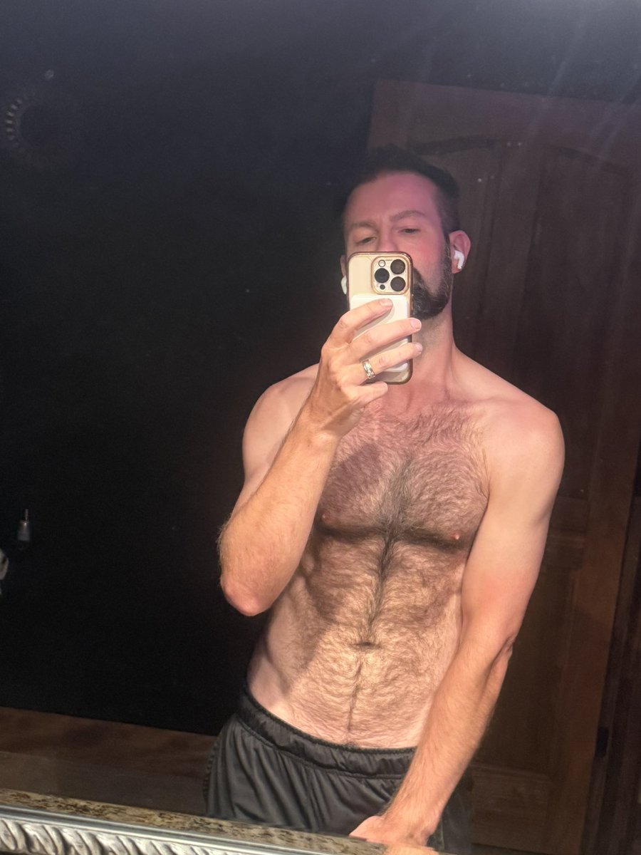 tippey_josh's tweet photo. @JvMarxx Sexy AF! https://t.co/XeK3Pl1Ho9