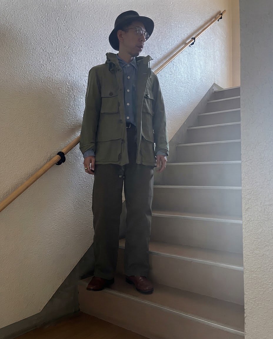 nextone1977's tweet photo. 北海道は朝晩、大分冷え込んできましたね。シャンブレーシャツ使ってエゾカジ♪ Outer: Nigel Cabourn
Inner: Chambray Shirt
Bottoms: JUNYAWATANABE
Shoes: G.H.BASS
Hat: Borsalino 
#ChambrayShirt  #NigelCabourn  #JUNYAWATANABE #古着 https://t.co/tmwbtDglOW