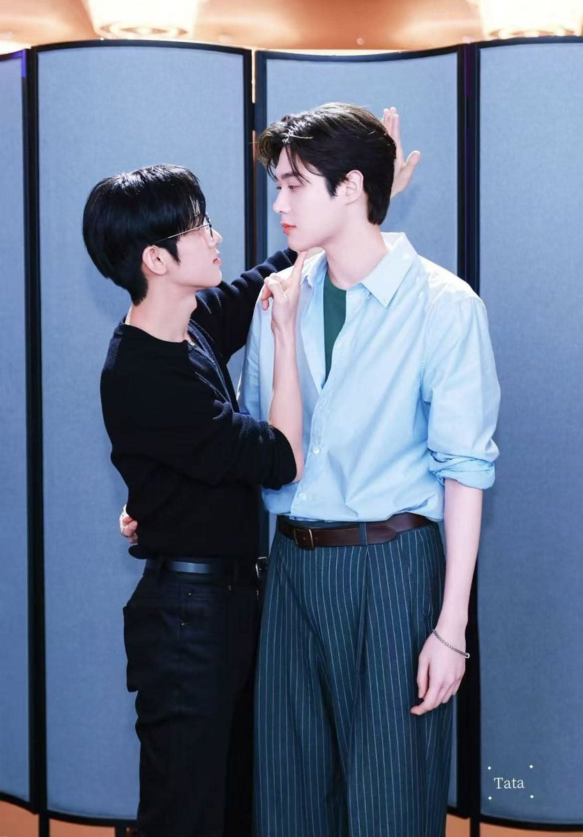 sooteatdog's tweet photo. 이거는 너무 김과장 꼬시는 박대표 같음 https://t.co/90x4WyHyFo