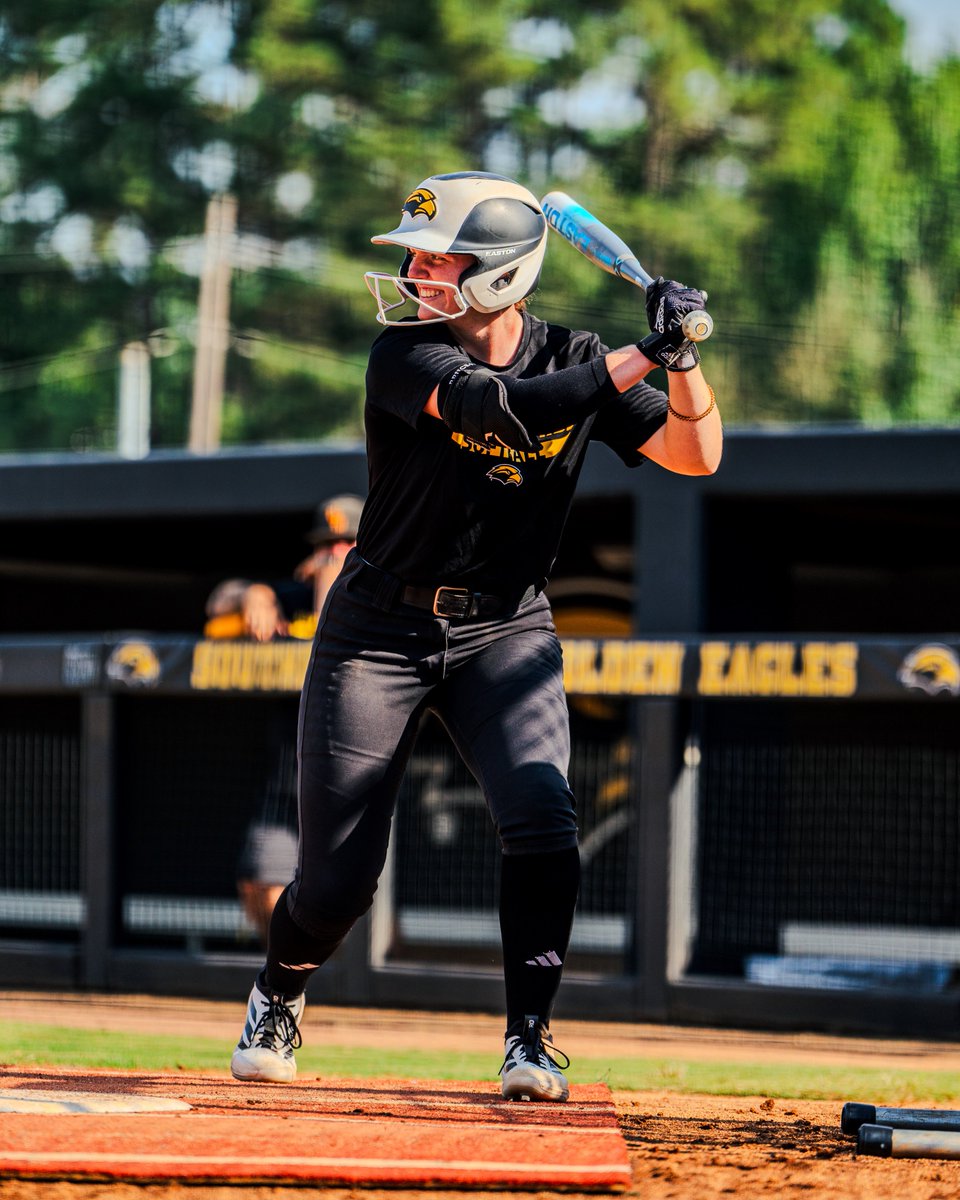SouthernMissSB's tweet photo. First day of practice is in the books 📚✅

The Golden Eagles return to action on Oct. 7 to open up fall ball.

#SMTTT https://t.co/T8yVGDuzdS